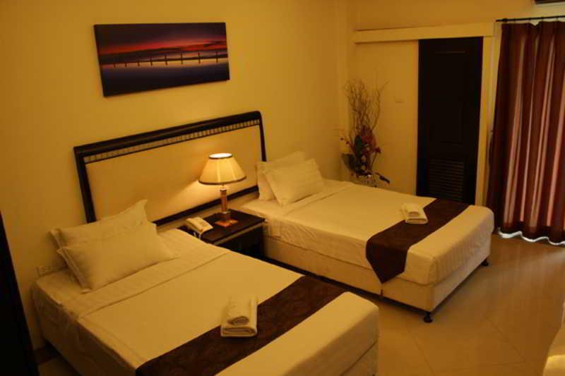 Yes O'Tel Pattaya By Benya Hotel Exterior photo