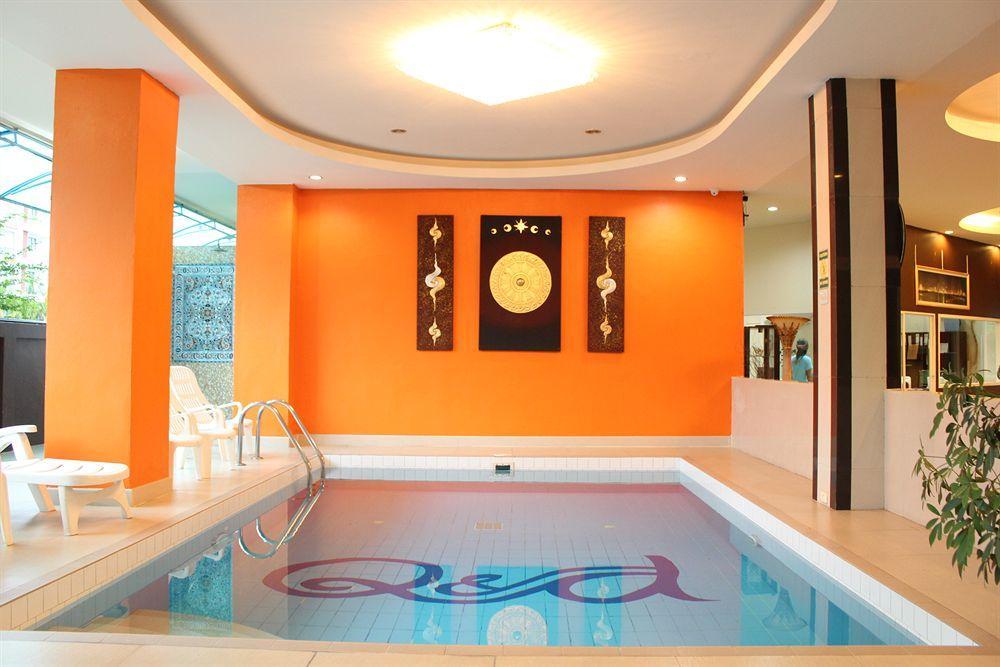 Yes O'Tel Pattaya By Benya Hotel Exterior photo