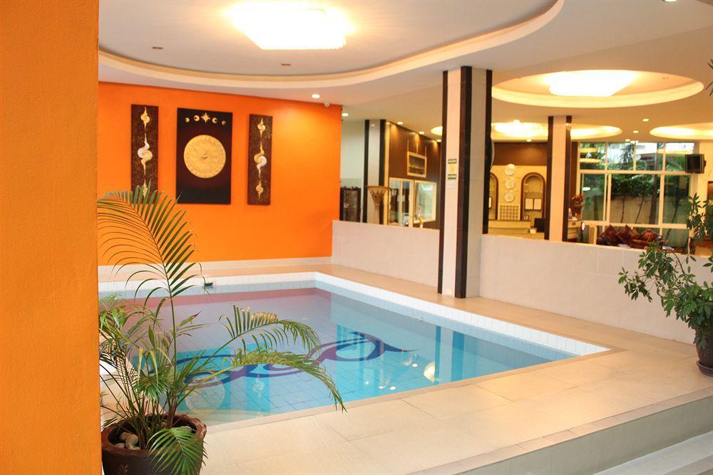 Yes O'Tel Pattaya By Benya Hotel Exterior photo
