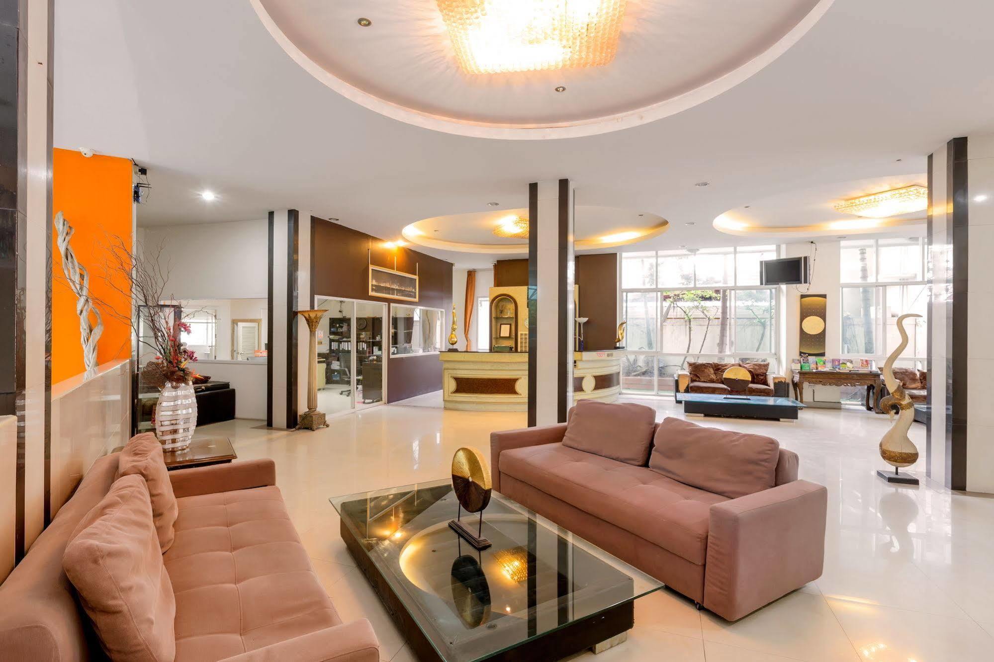 Yes O'Tel Pattaya By Benya Hotel Exterior photo