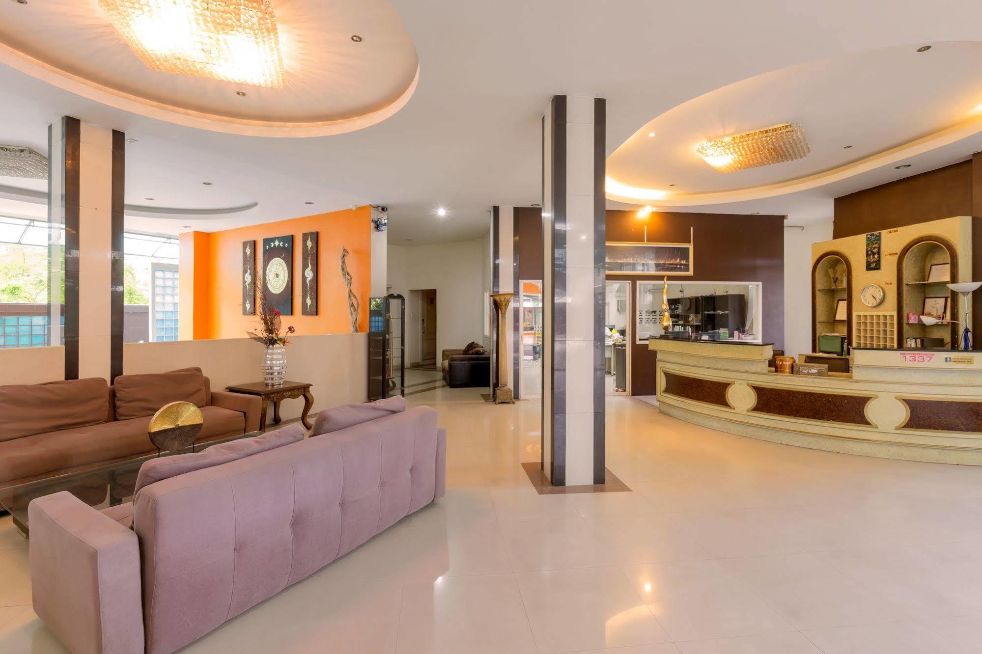 Yes O'Tel Pattaya By Benya Hotel Exterior photo