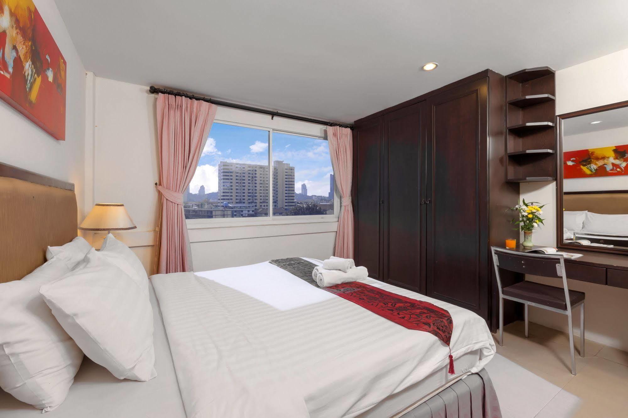 Yes O'Tel Pattaya By Benya Hotel Exterior photo