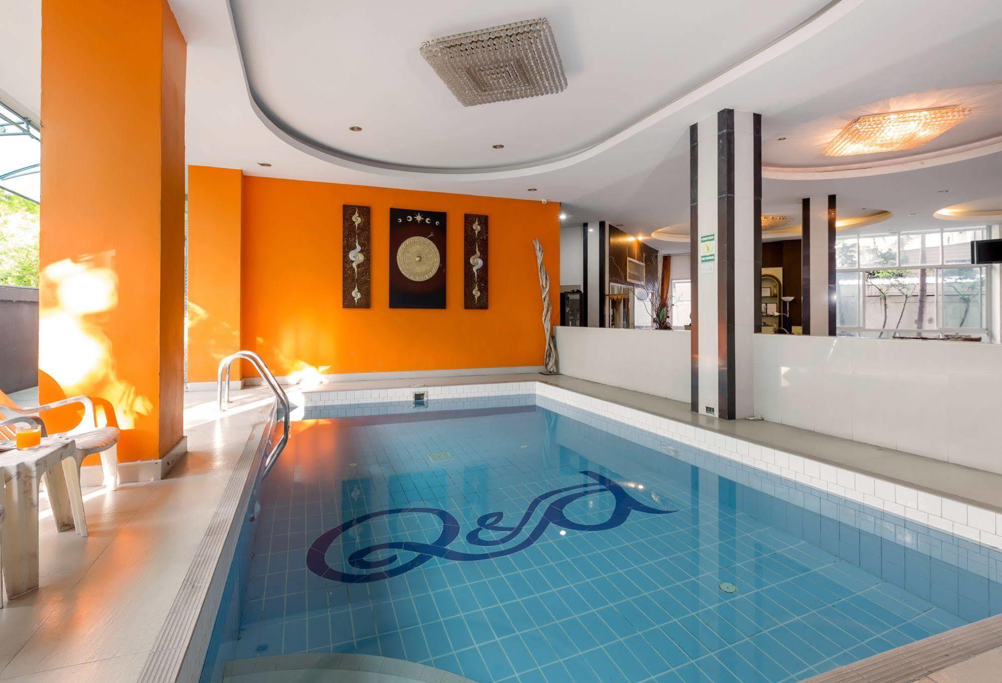 Yes O'Tel Pattaya By Benya Hotel Exterior photo