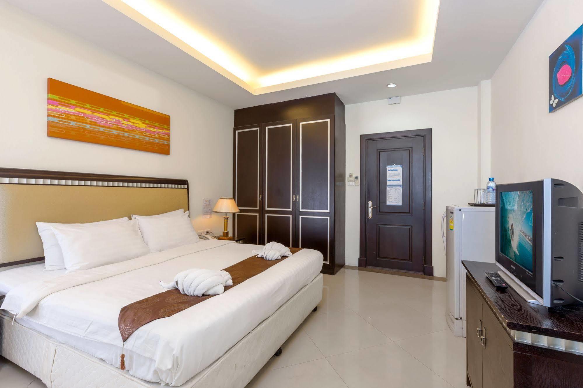 Yes O'Tel Pattaya By Benya Hotel Exterior photo