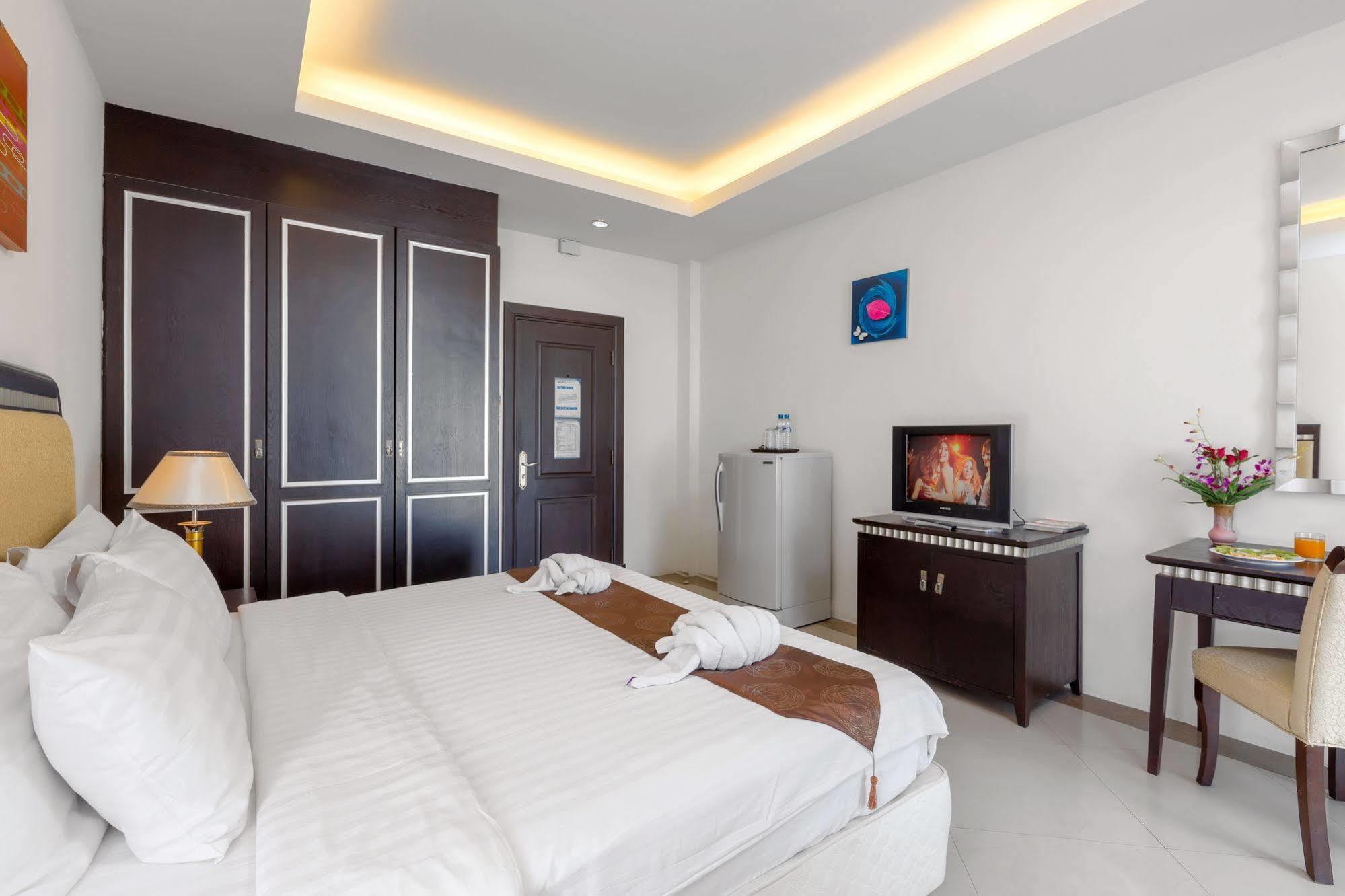 Yes O'Tel Pattaya By Benya Hotel Exterior photo