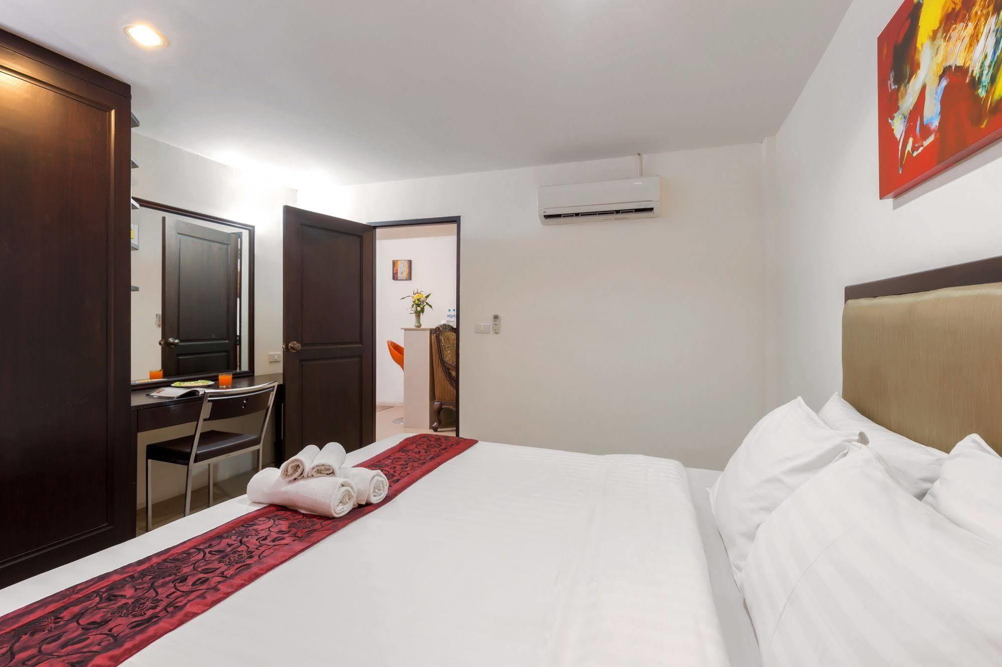 Yes O'Tel Pattaya By Benya Hotel Exterior photo