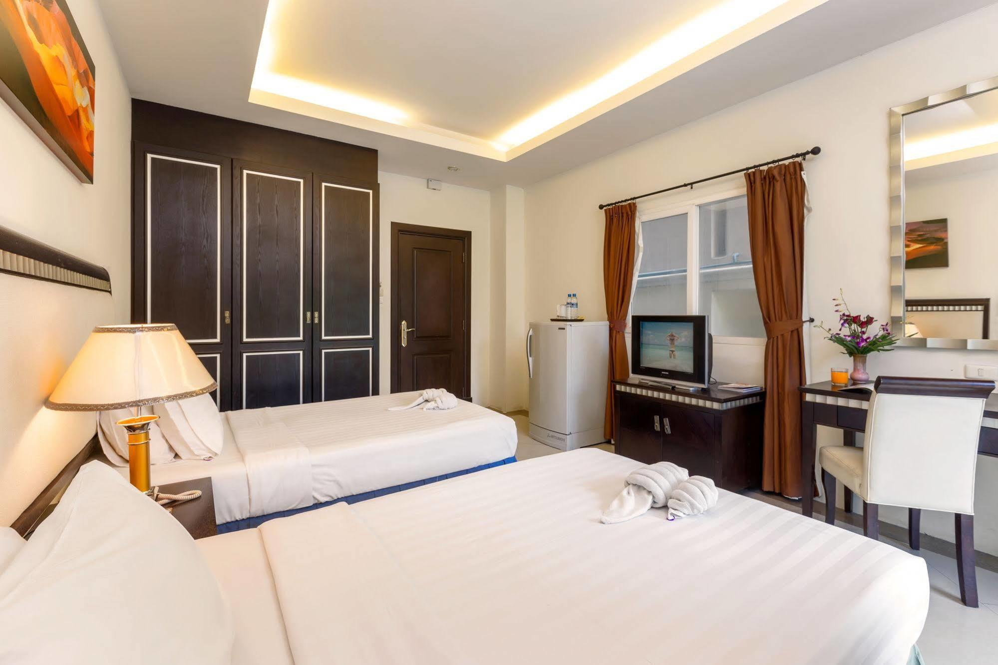 Yes O'Tel Pattaya By Benya Hotel Exterior photo