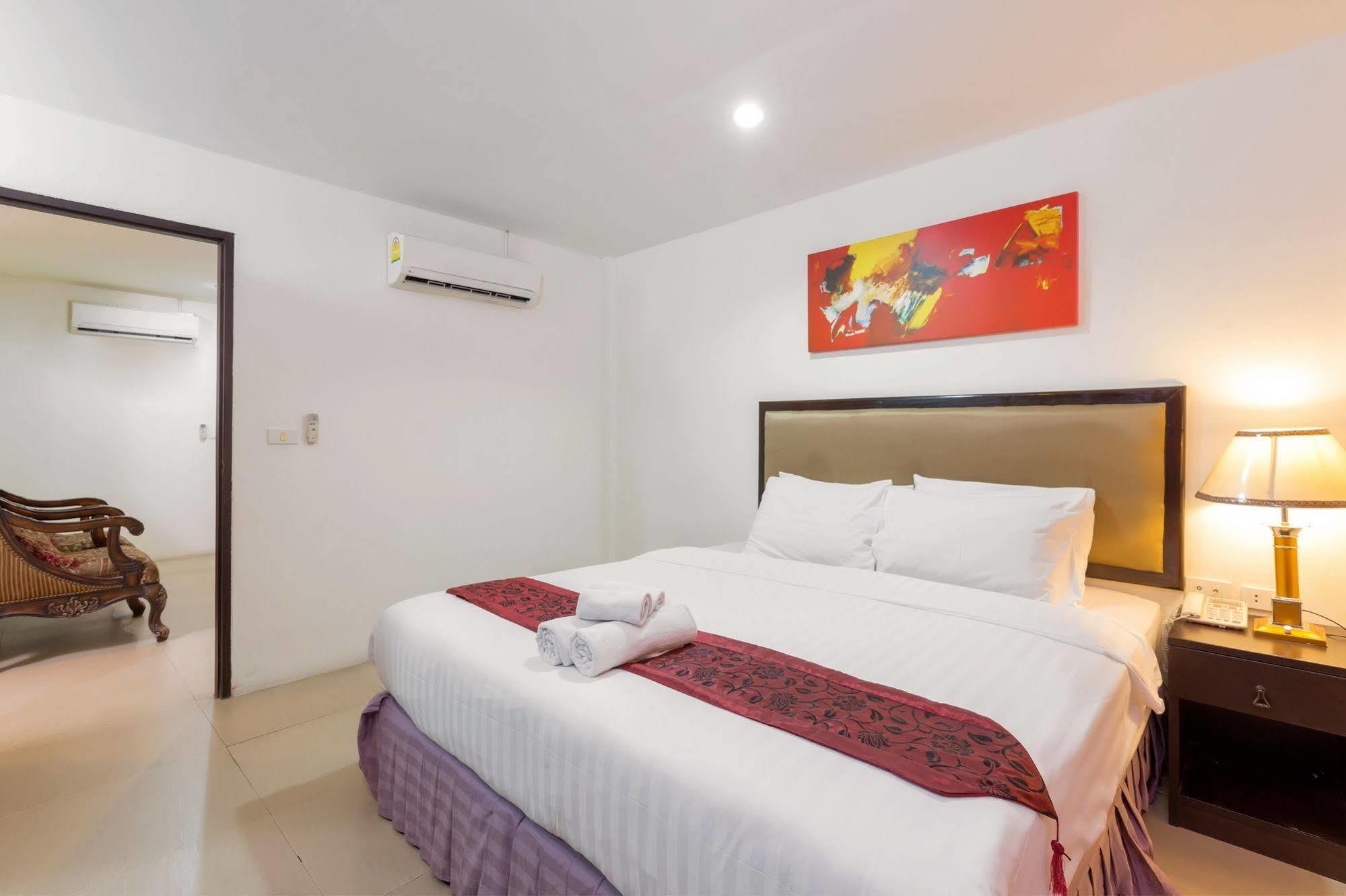 Yes O'Tel Pattaya By Benya Hotel Exterior photo
